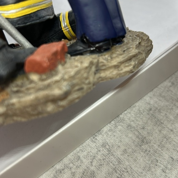 Firemen Rescue Sculpture Statue 911 Tribute  Figure "A Pocket Full of Hope" - Picture 15 of 15